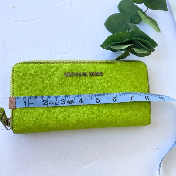 Michael Kors Zippy Wallet Green Leather Rehab - Picture 2 of 8